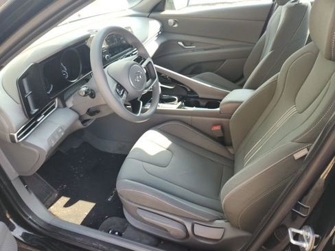Used 2023 Hyundai Elantra Blue image 13
