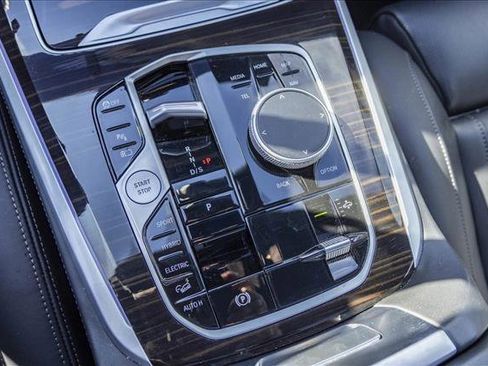 Used 2025 BMW X5 xDrive50e image 20