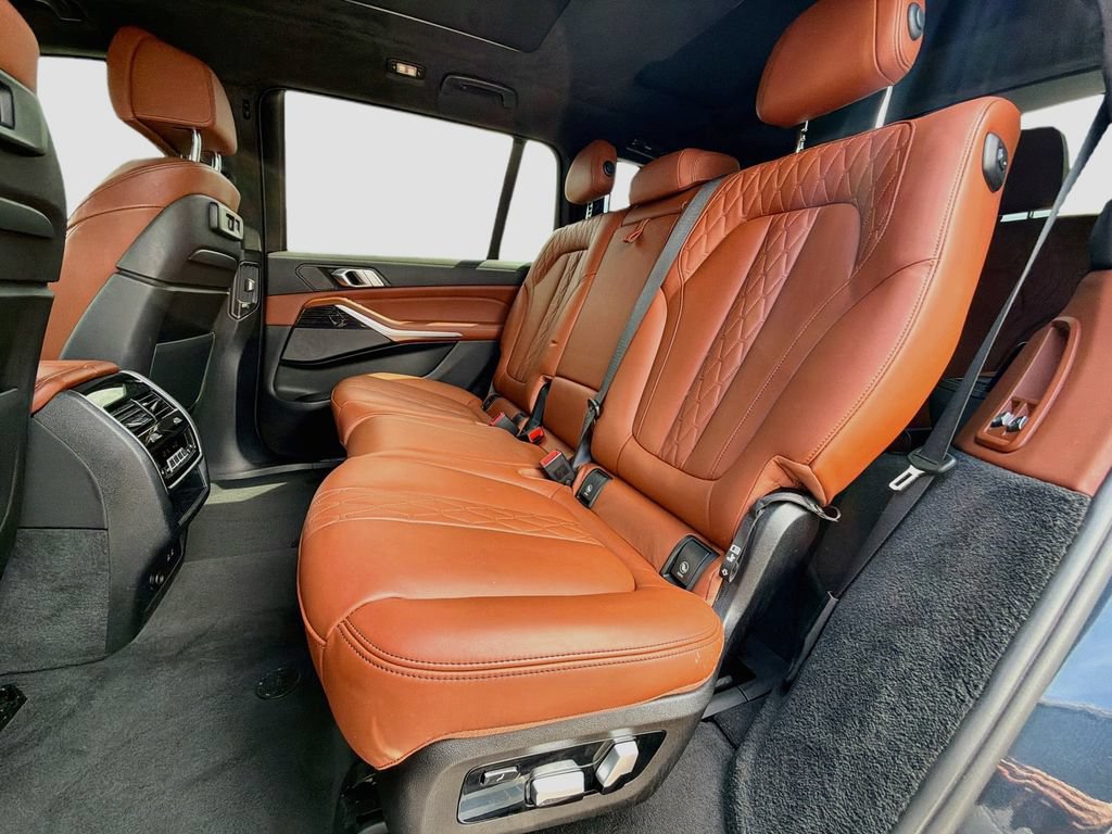 Used 2022 BMW X7 M50i w/ Dynamic Handling Package AWD/4WD image 22