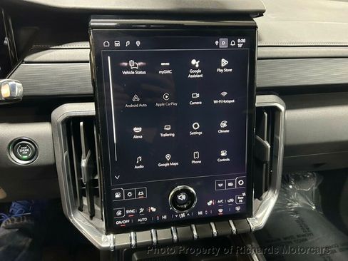 Used 2025 GMC Acadia Elevation w/ Elevation Premium Package image 19