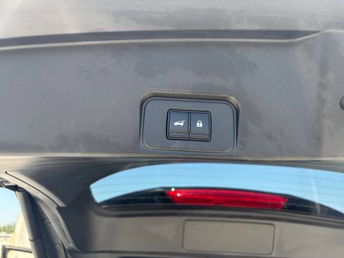 Used 2025 Nissan Rogue SV FWD image 23