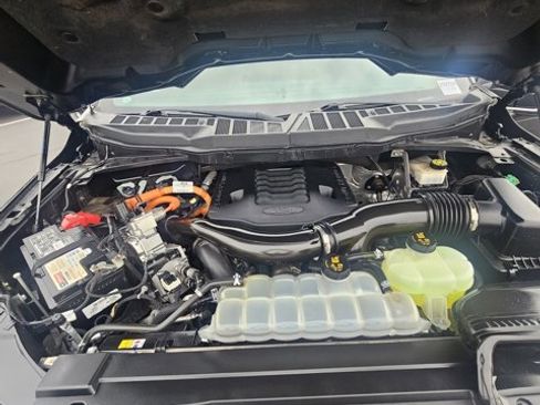 Certified 2022 Ford F150 Platinum w/ Equipment Group 701A High image 12