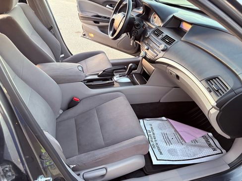 Used 2011 Honda Accord LX image 30