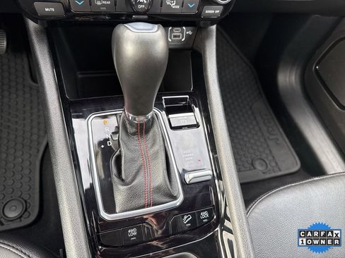 Used 2025 Jeep Compass Trailhawk image 8