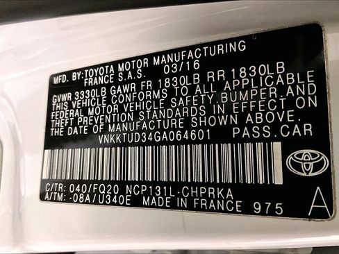 Used 2016 Toyota Yaris LE image 32