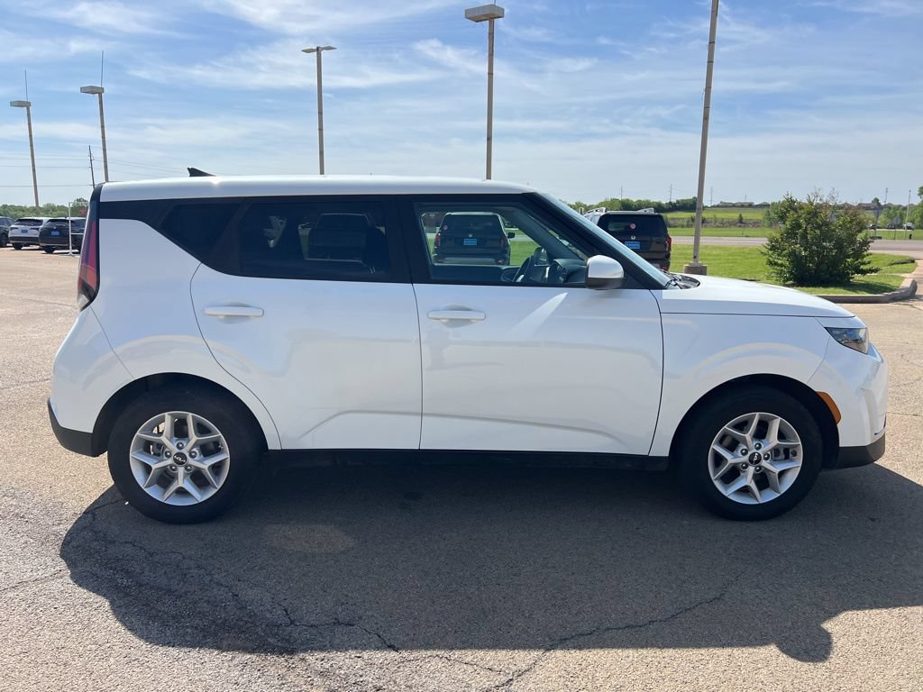 Used 2025 Kia Soul S FWD image 6