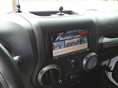 Used 2018 Jeep Wrangler Altitude image 22