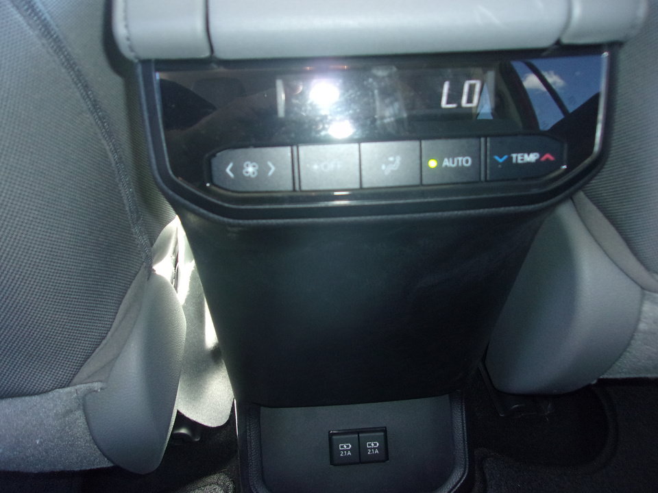 Used 2024 Ford Edge SEL w/ Convenience Package AWD/4WD image 23