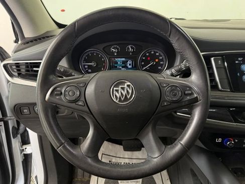 Used 2018 Buick Enclave Essence FWD image 38
