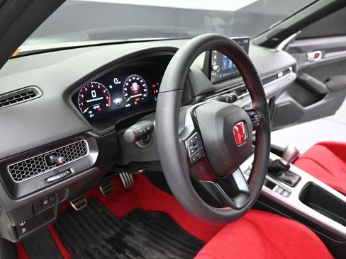 Used 2025 Honda Civic Type R image 15