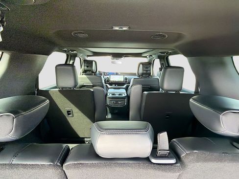 New 2026 Ford Expedition Max Platinum w/ Stealth Appearance Package image 38