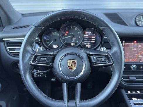 Certified 2022 Porsche Macan image 19