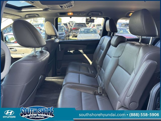 Used 2016 Honda Odyssey Touring Elite image 11