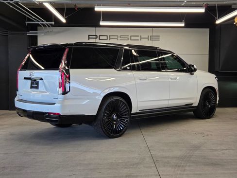 Used 2025 Cadillac Escalade ESV Sport Platinum AWD/4WD image 6
