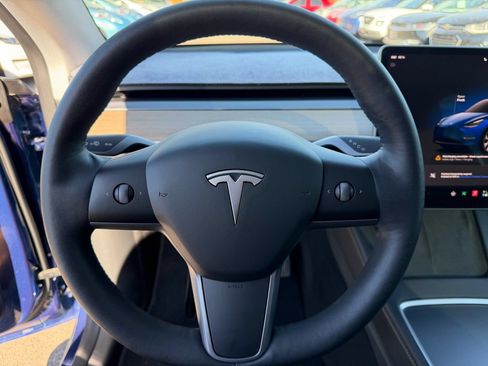 Used 2022 Tesla Model Y Long Range AWD/4WD image 35