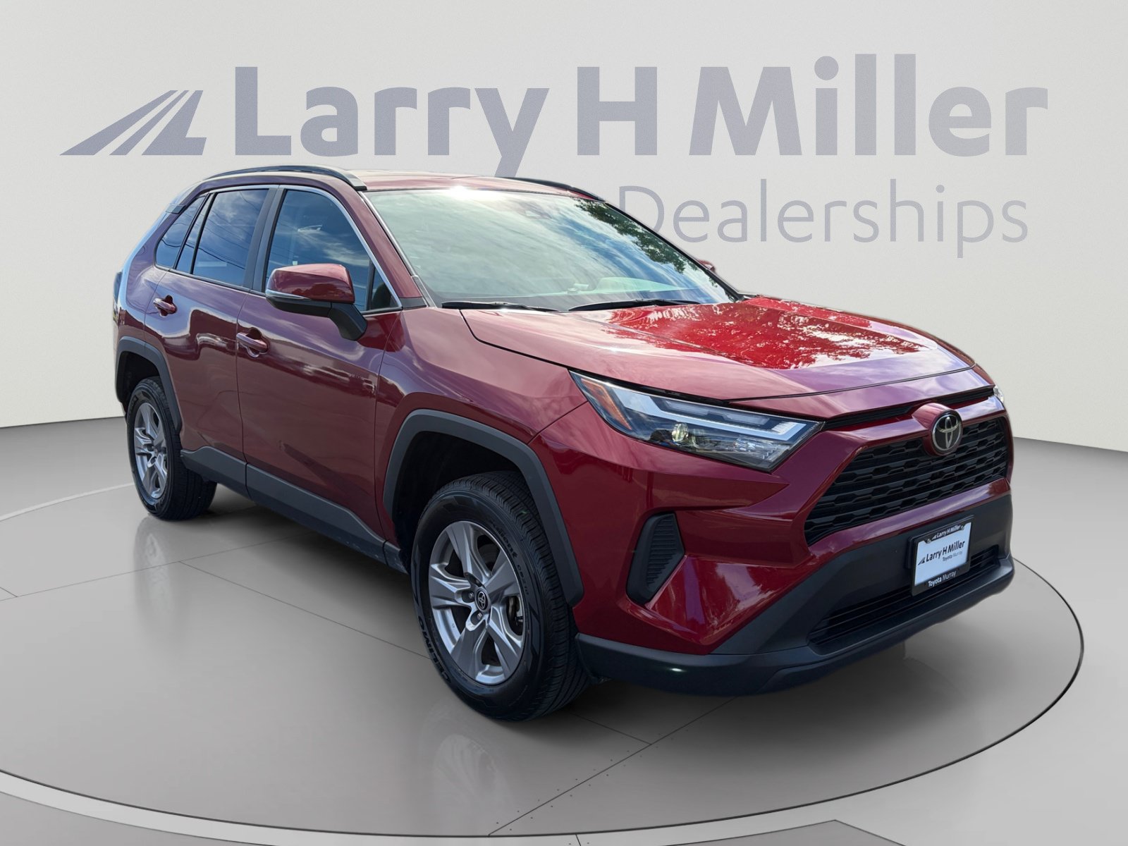 Used 2025 Toyota RAV4 XLE AWD/4WD image 7