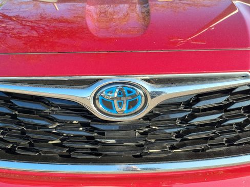 Used 2023 Toyota Highlander Limited image 11