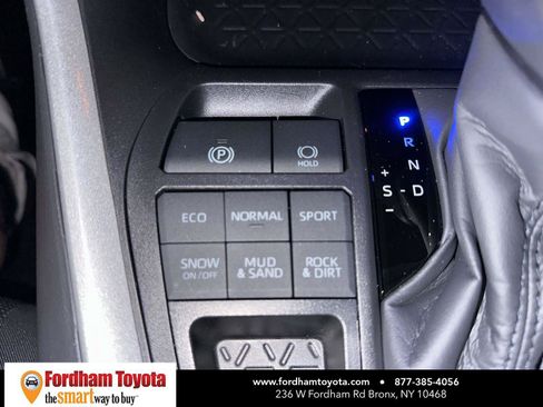 Used 2025 Toyota RAV4 LE AWD/4WD image 22