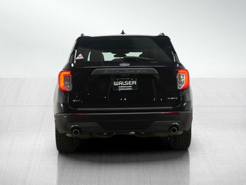 Used 2021 Ford Explorer XLT w/ Equipment Group 202A image 4
