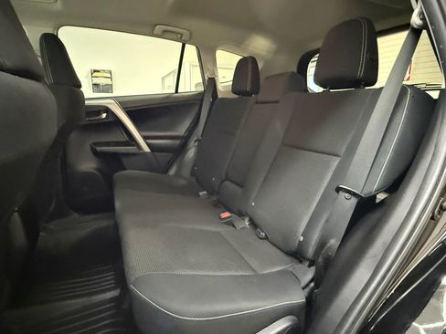 Used 2018 Toyota RAV4 XLE w/ Carpet Mat Package FWD image 18