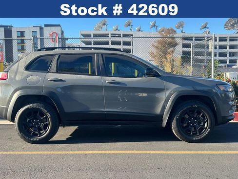 Used 2022 Jeep Cherokee Latitude w/ Trailer Tow Group image 3