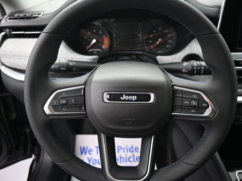 Used 2022 Jeep Compass Latitude AWD/4WD image 10