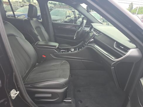 Used 2023 Jeep Grand Cherokee Altitude AWD/4WD image 22
