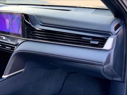 Used 2025 Toyota Camry SE w/ Multimedia Upgrade Package image 18