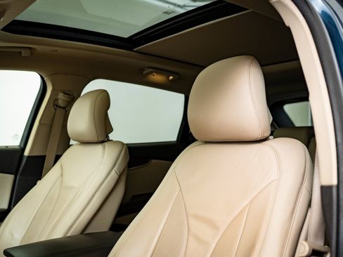 Used 2019 Lincoln Nautilus Select image 23