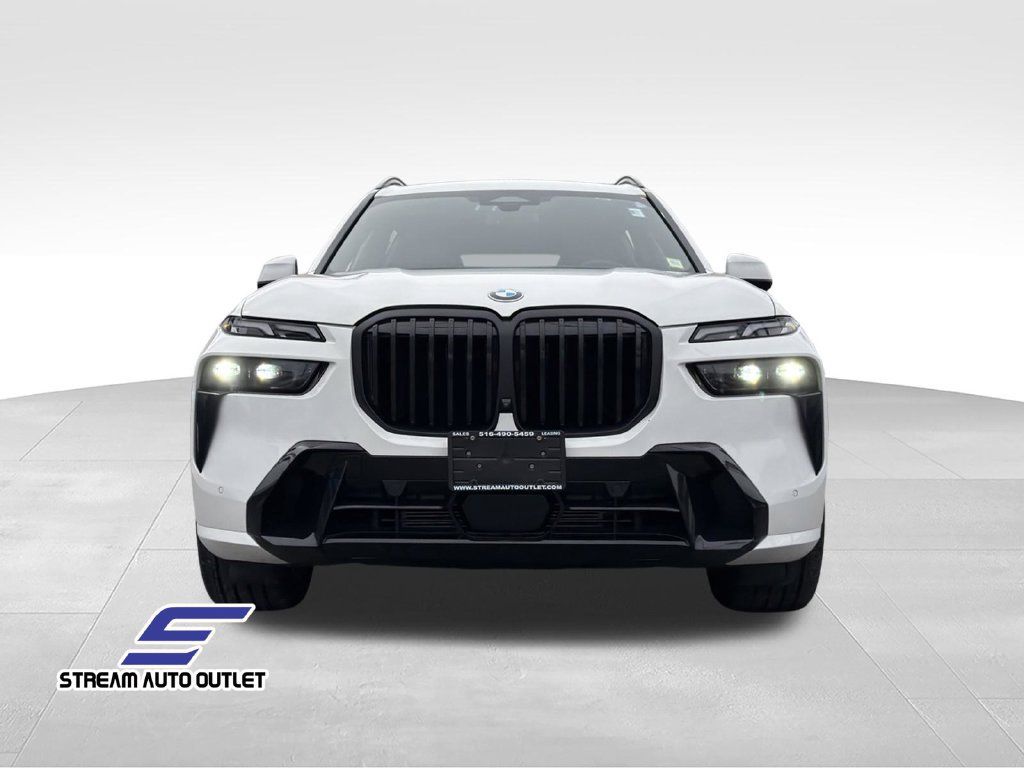 Used 2024 BMW X7 xDrive40i w/ Executive Package AWD/4WD image 2