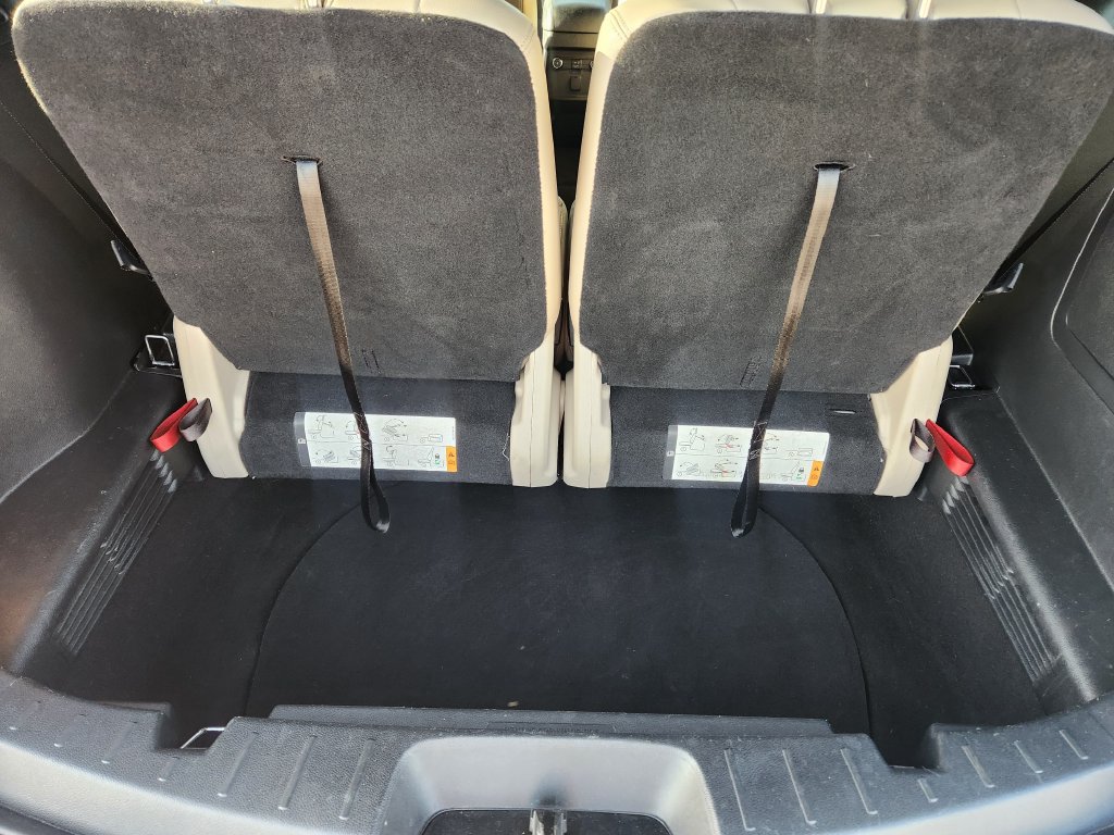 Used 2018 Ford Explorer XLT w/ Equipment Group 202A FWD image 28