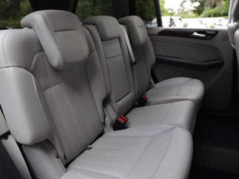 Used 2015 Mercedes-Benz GL 450 4MATIC image 17