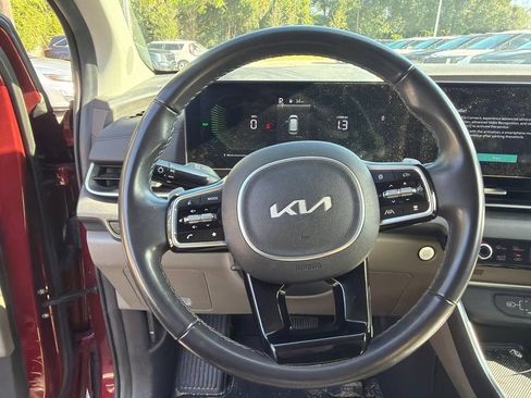 Certified 2025 Kia Carnival EX FWD image 12