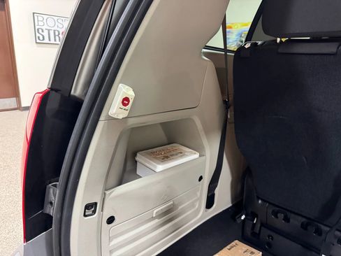 Used 2018 Dodge Grand Caravan SE image 41