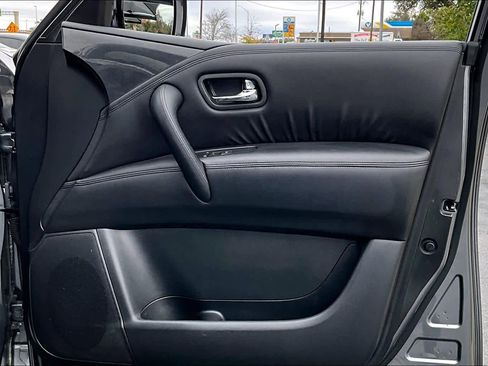 Used 2023 Nissan Armada SL w/ Midnight Edition Package image 22