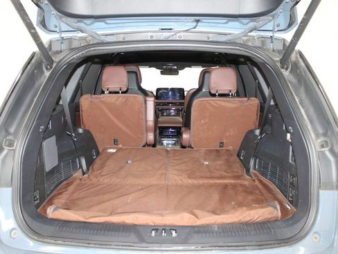 Used 2025 Lincoln Aviator Reserve w/ Equipment Group 201A AWD/4WD image 13
