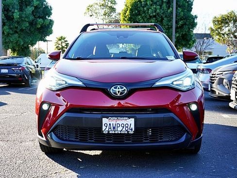 Used 2022 Toyota C-HR XLE image 5