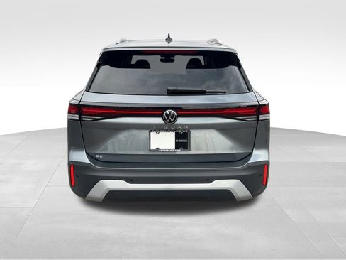 New 2026 Volkswagen Tiguan SE image 6