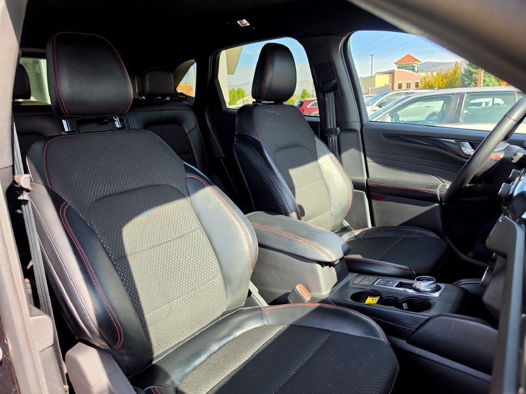 Used 2025 Ford Escape ST-Line AWD/4WD image 14