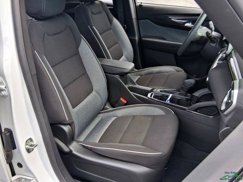 Used 2025 Chevrolet TrailBlazer LS w/ LS Convenience Package FWD image 12