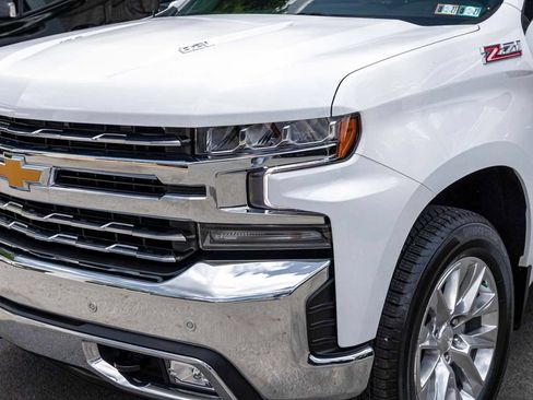 Used 2021 Chevrolet Silverado 1500 LTZ AWD/4WD image 39