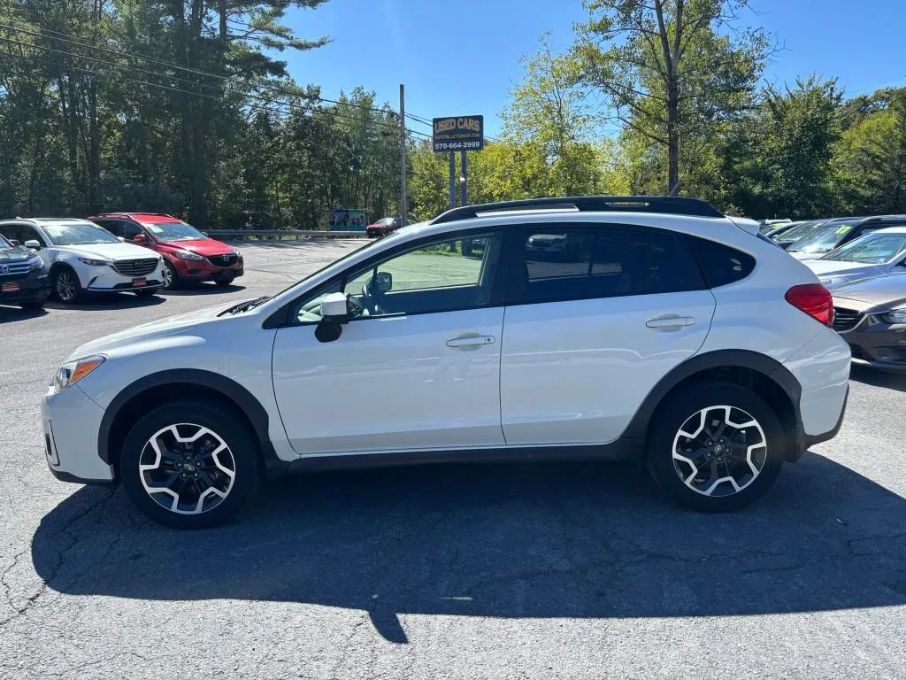 Used 2017 Subaru Crosstrek 2.0i Premium AWD/4WD image 5