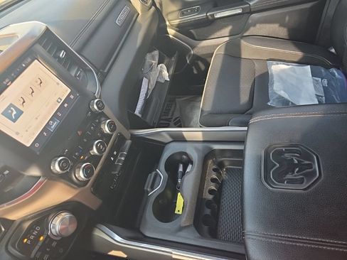 Used 2022 RAM 1500 Laramie AWD/4WD image 11