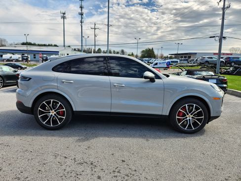 Used 2026 Porsche Cayenne S image 6