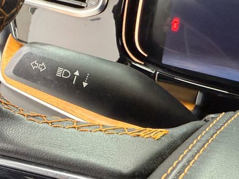 Used 2022 Jeep Grand Wagoneer Series III w/ Rear Seat Video Group 1 image 14