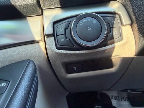 Used 2019 Ford Explorer XLT w/ Equipment Group 202A image 18