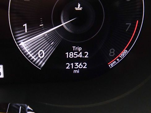 Certified 2022 Bentley Bentayga image 17