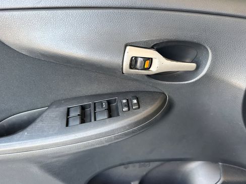 Used 2009 Toyota Corolla FWD image 12