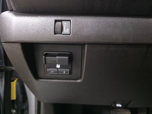 Used 2023 Chevrolet Colorado Trail Boss w/ Technology Package image 27