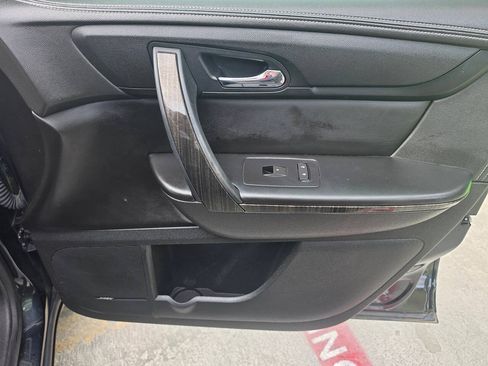 Used 2015 GMC Acadia SLT w/ Premium Edition FWD image 31